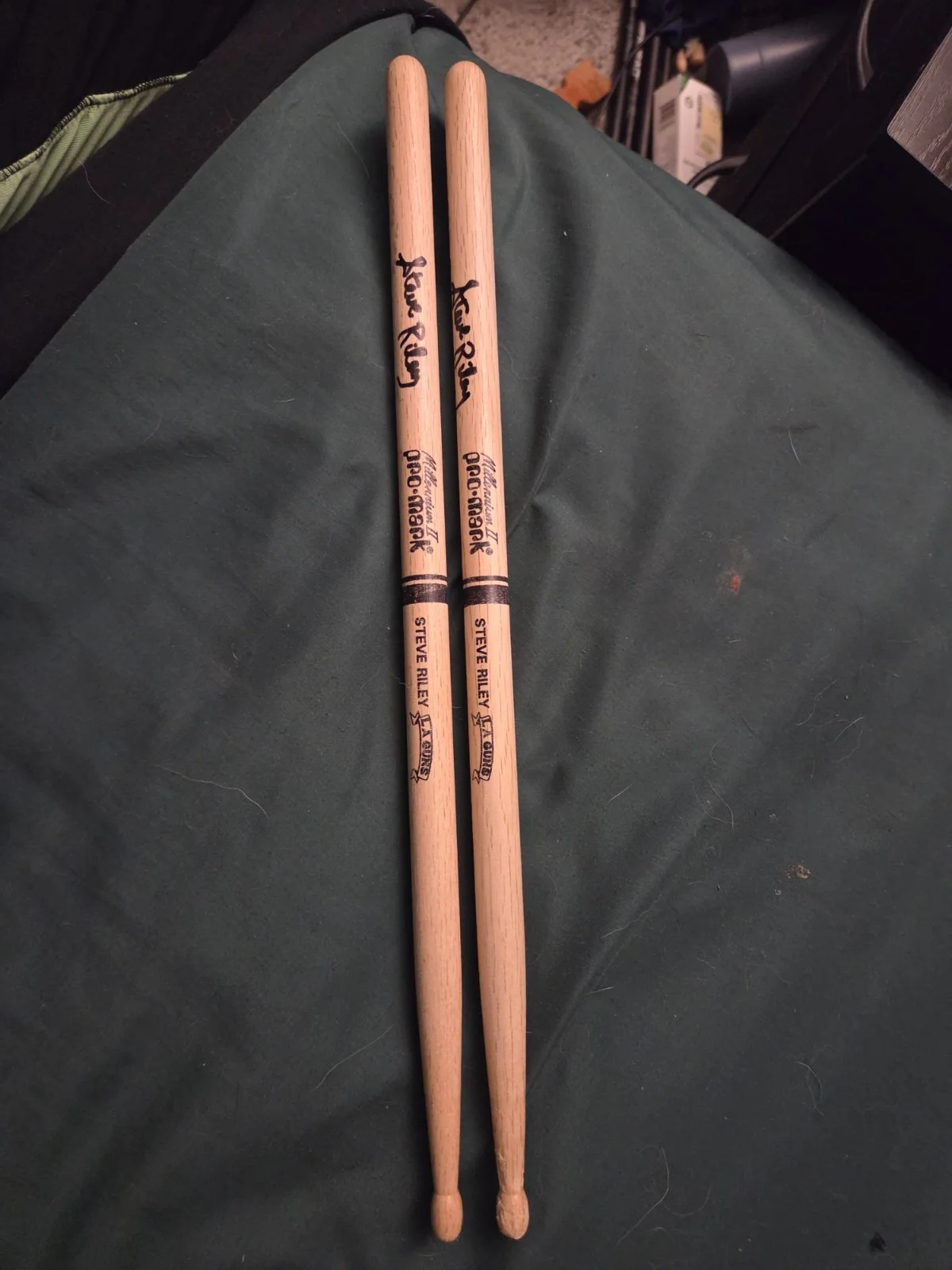 Steve Riley La Guns Signed Drumsticks, image 4