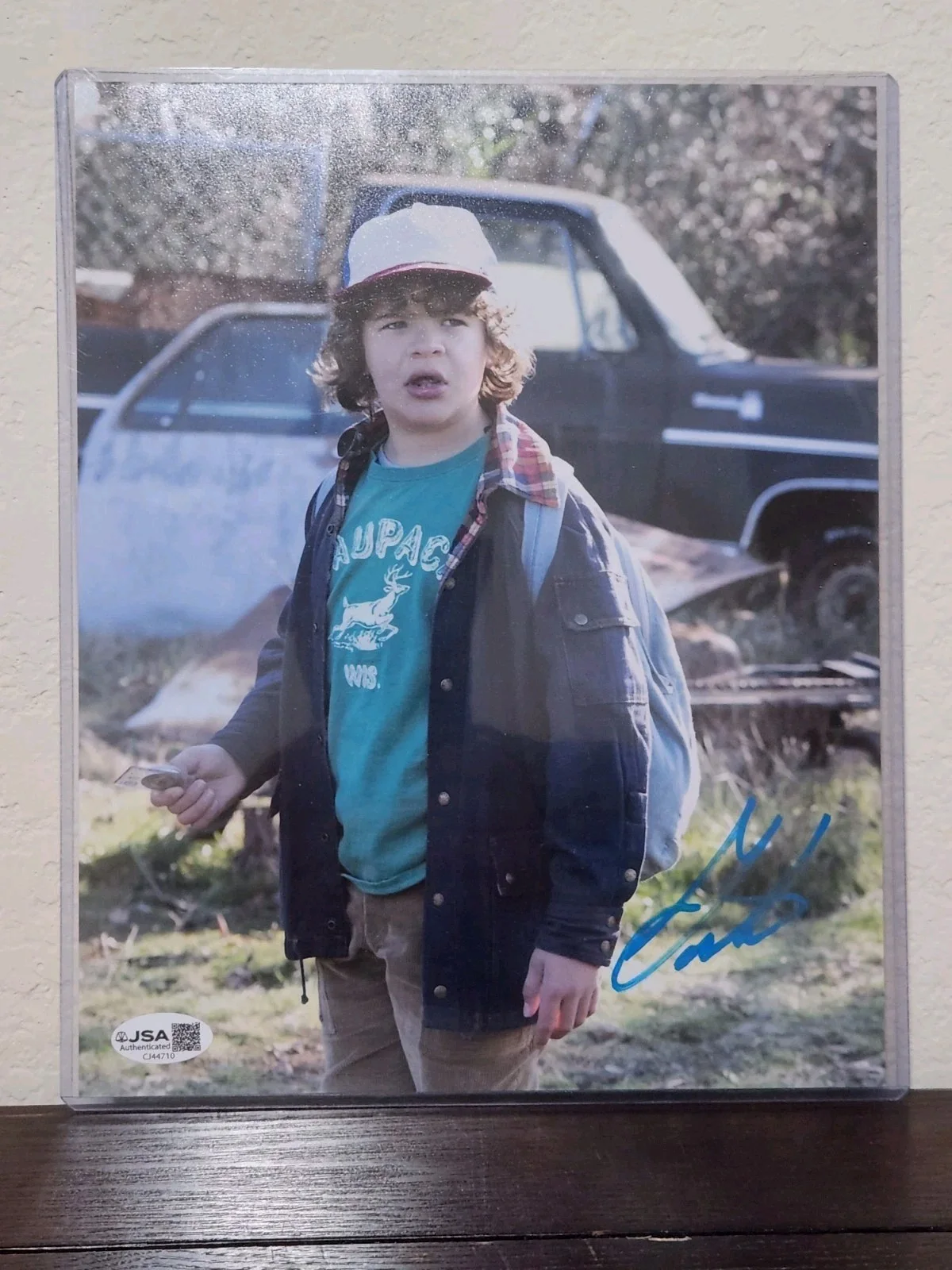 Gaten Matarazzo — Signed 8x10 GATEN MATARAZZO Stranger Things Dustin Autograph JSA COA