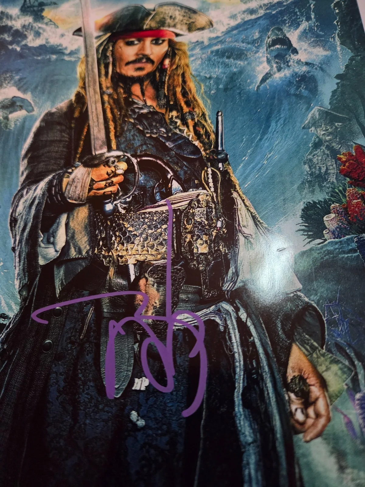 johnny depp — JOHNNY DEPP signed "Pirates of the Caribbean" 8.5 x 12 photo coa/holo FREE S/H, изображение 2