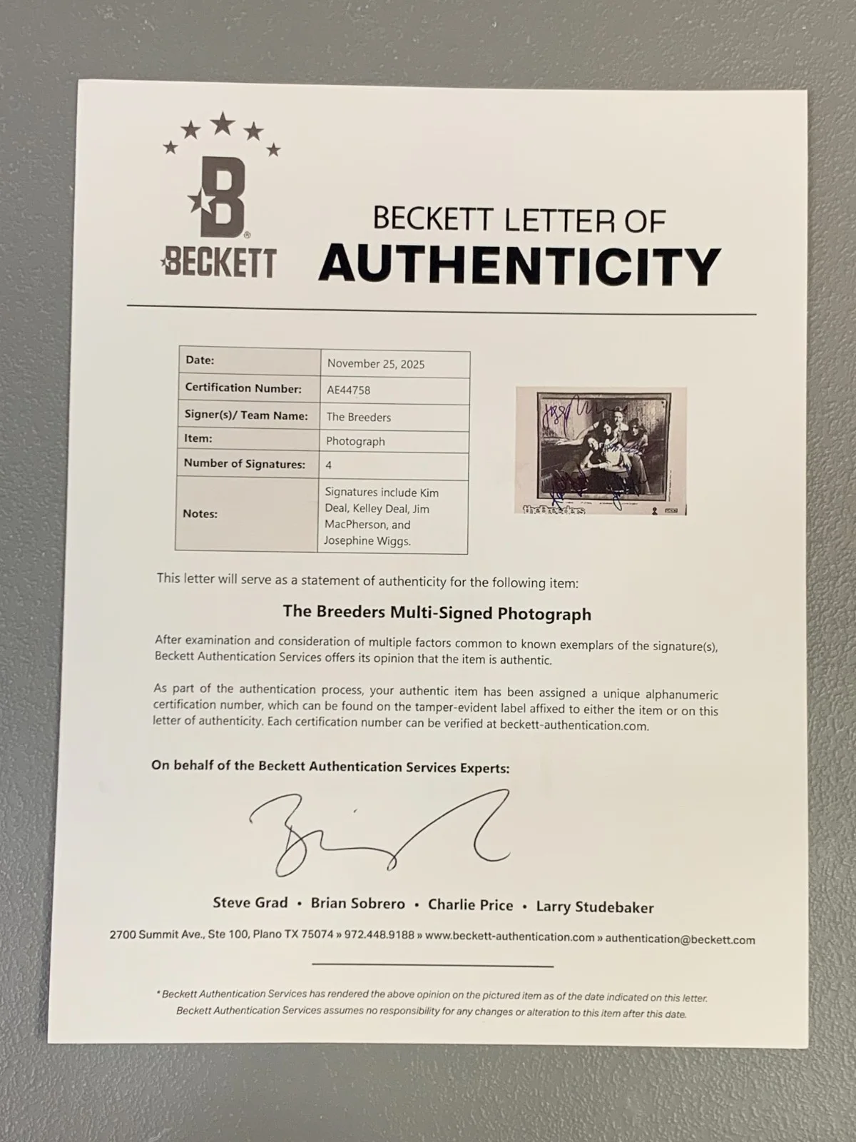 The Breeders Fully Group Signed 10" x 8" Elektra Rec. Promo Photo (4 Sigs) (BAS), image 2