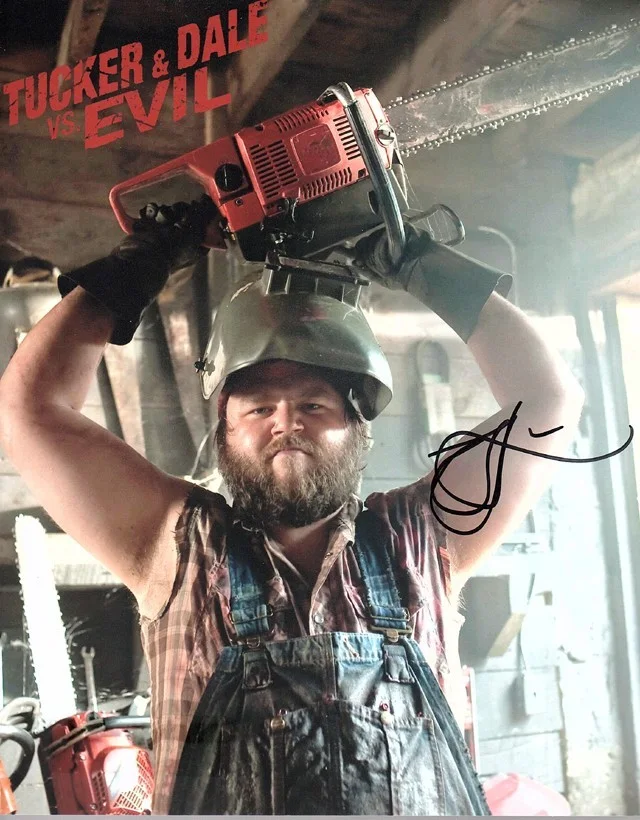 Tyler Labine — TUCKER & DALE vs EVIL Dale TYLER LABINE signed photo!