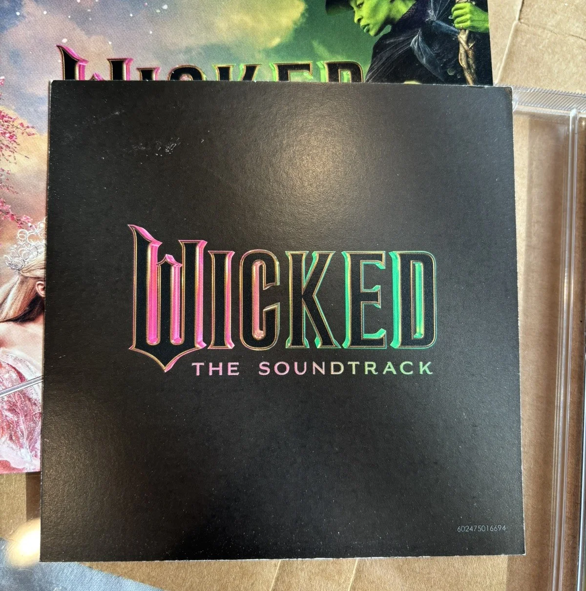 Wicked CD SIGNED, Pink and Green, Ariana Grande and Cynthia Erivo, изображение 3