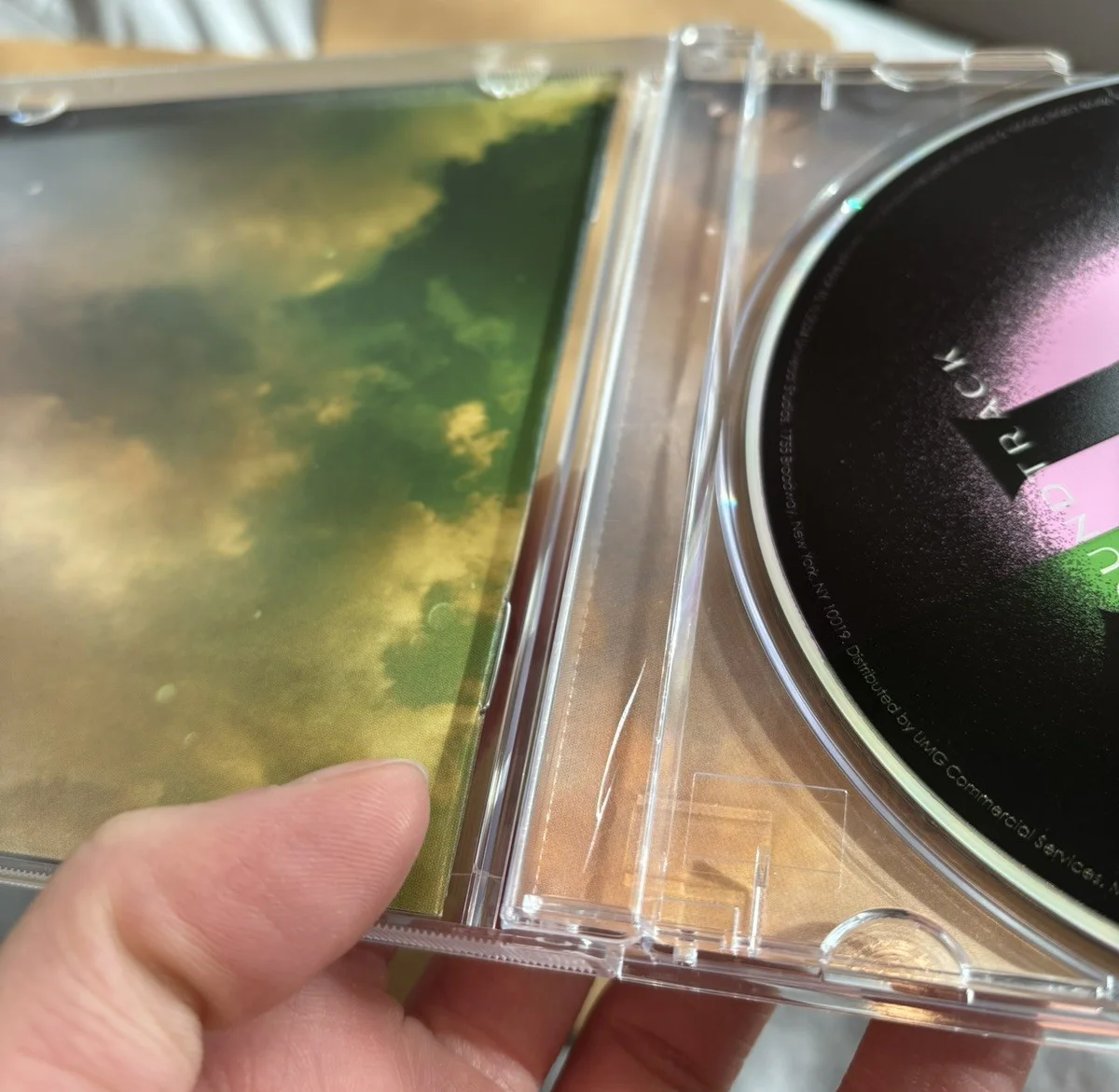 Wicked CD SIGNED, Pink and Green, Ariana Grande and Cynthia Erivo, изображение 4