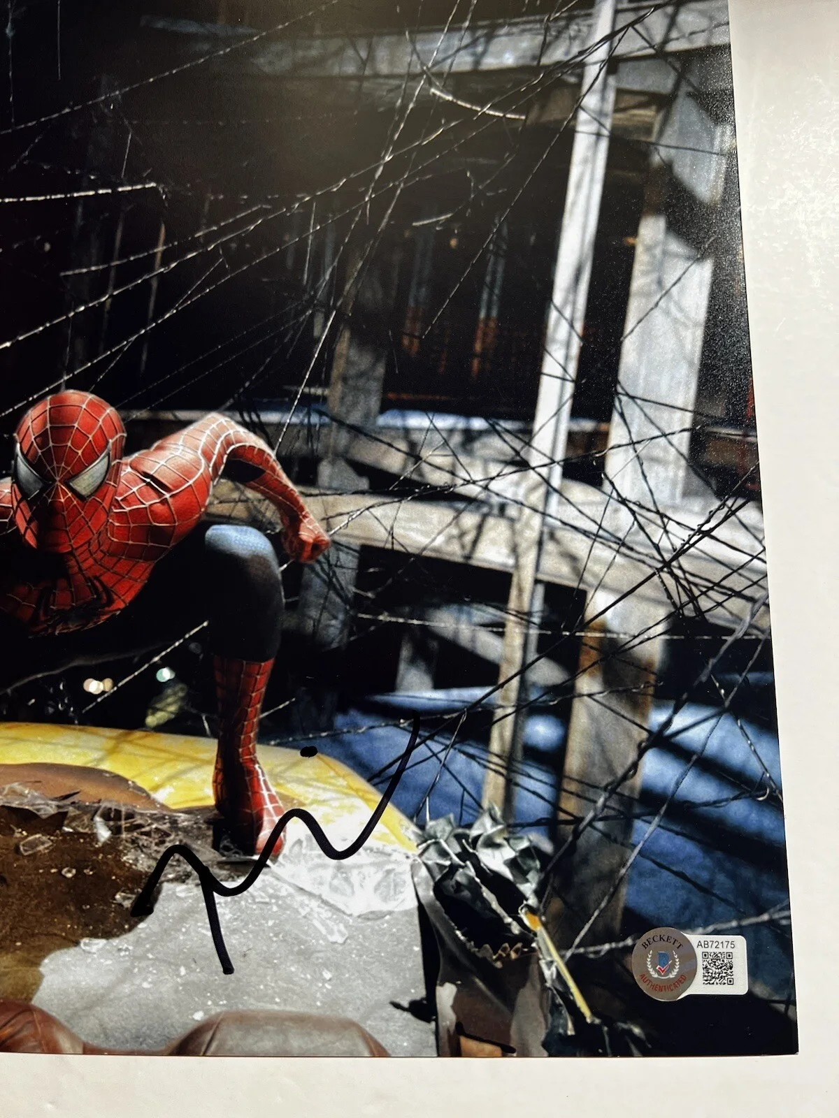 Tobey Maguire — TOBEY MAGUIRE 11x14 SPIDERMAN PHOTO BECKETT AB72175, image 3
