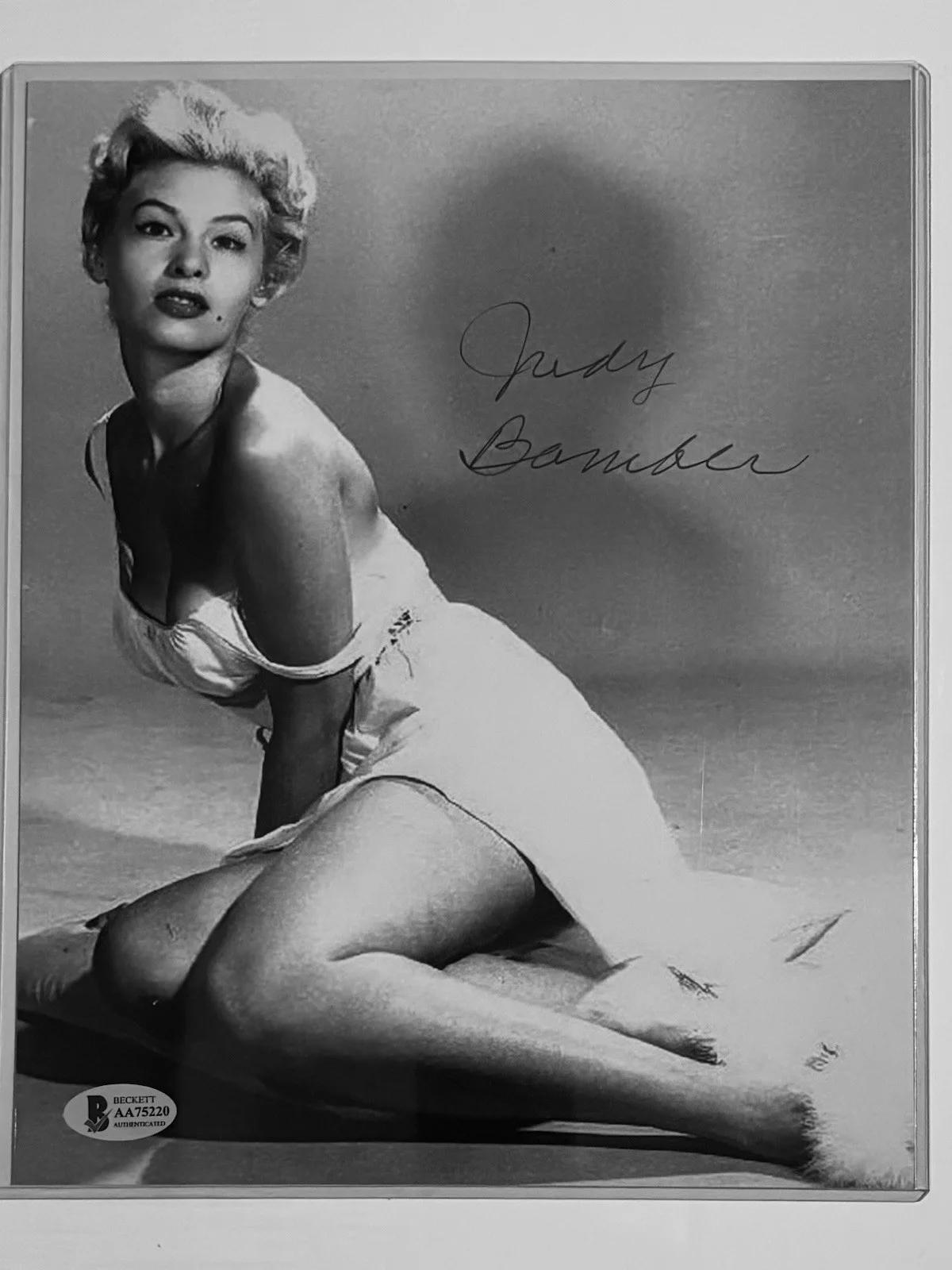 Judy Bamber Signed 8x10 Beckett, image 3