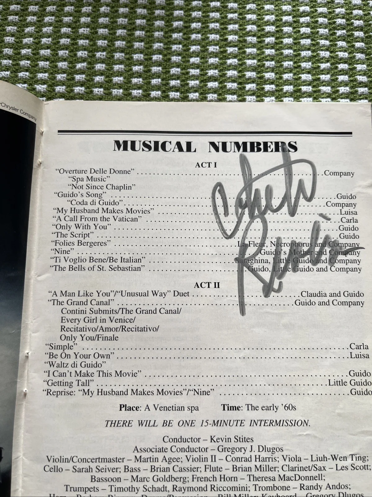 Antonio Banderas — Antonio Banderas & Chita Rivera Autographed nine The Musical Playbill + 2 More !, image 2