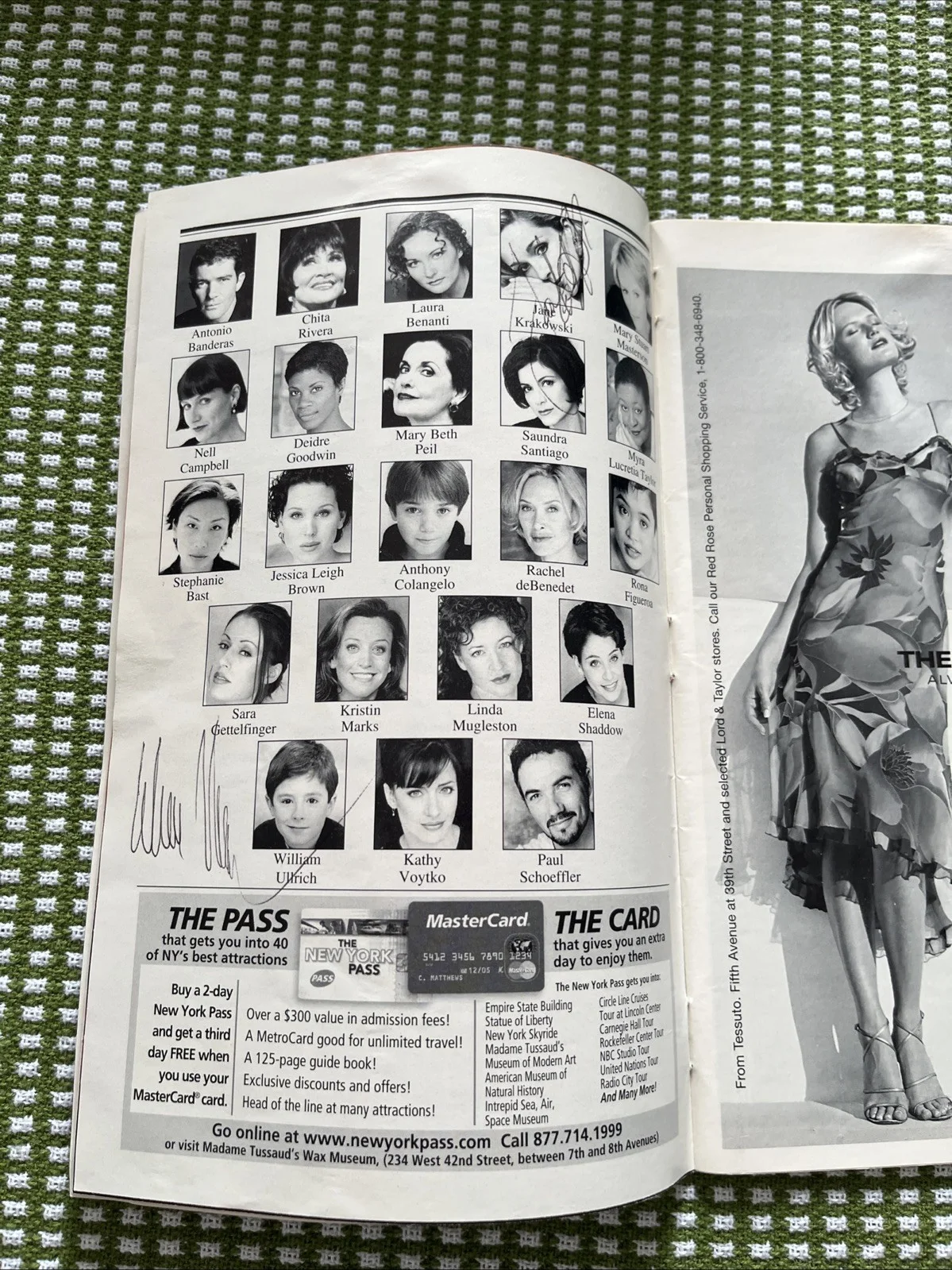 Antonio Banderas — Antonio Banderas & Chita Rivera Autographed nine The Musical Playbill + 2 More !, image 3