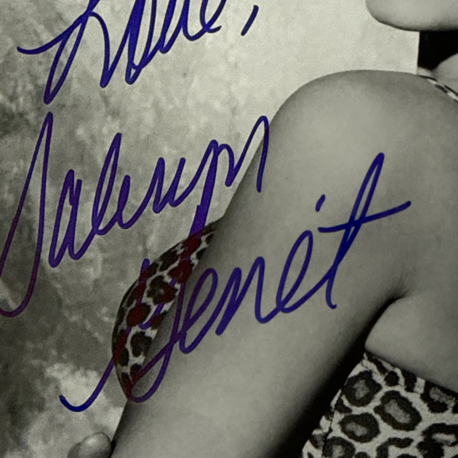 Sabryn Genet — SABRYN GENÉT SIGNED 8x10 Photo Autograph Young & Restless Y&R “Tricia” actress, изображение 4