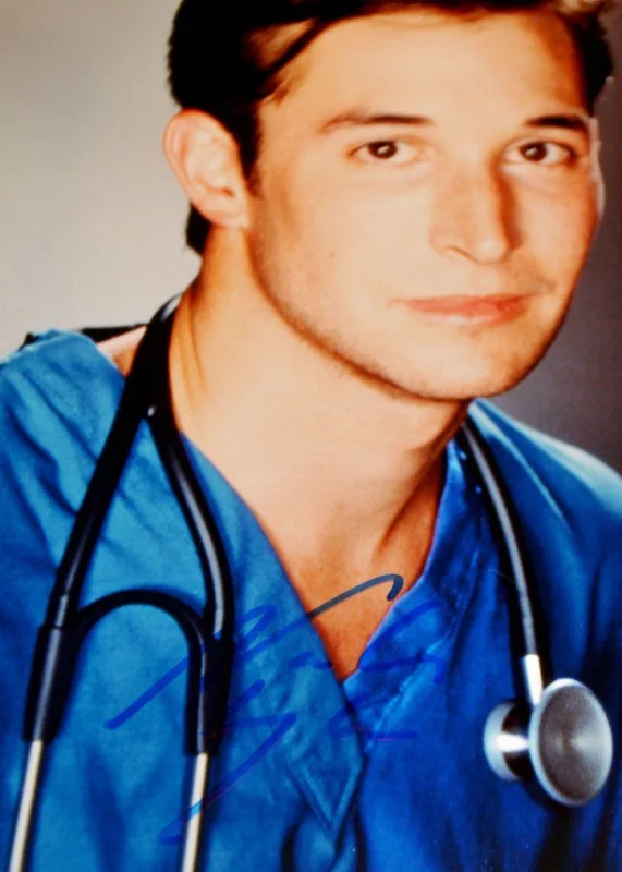 NOAH WYLE E.R. Signed AUTOGRAPH Pix with DR. ROSS Prop er RX COA, PITT tv show!, изображение 2