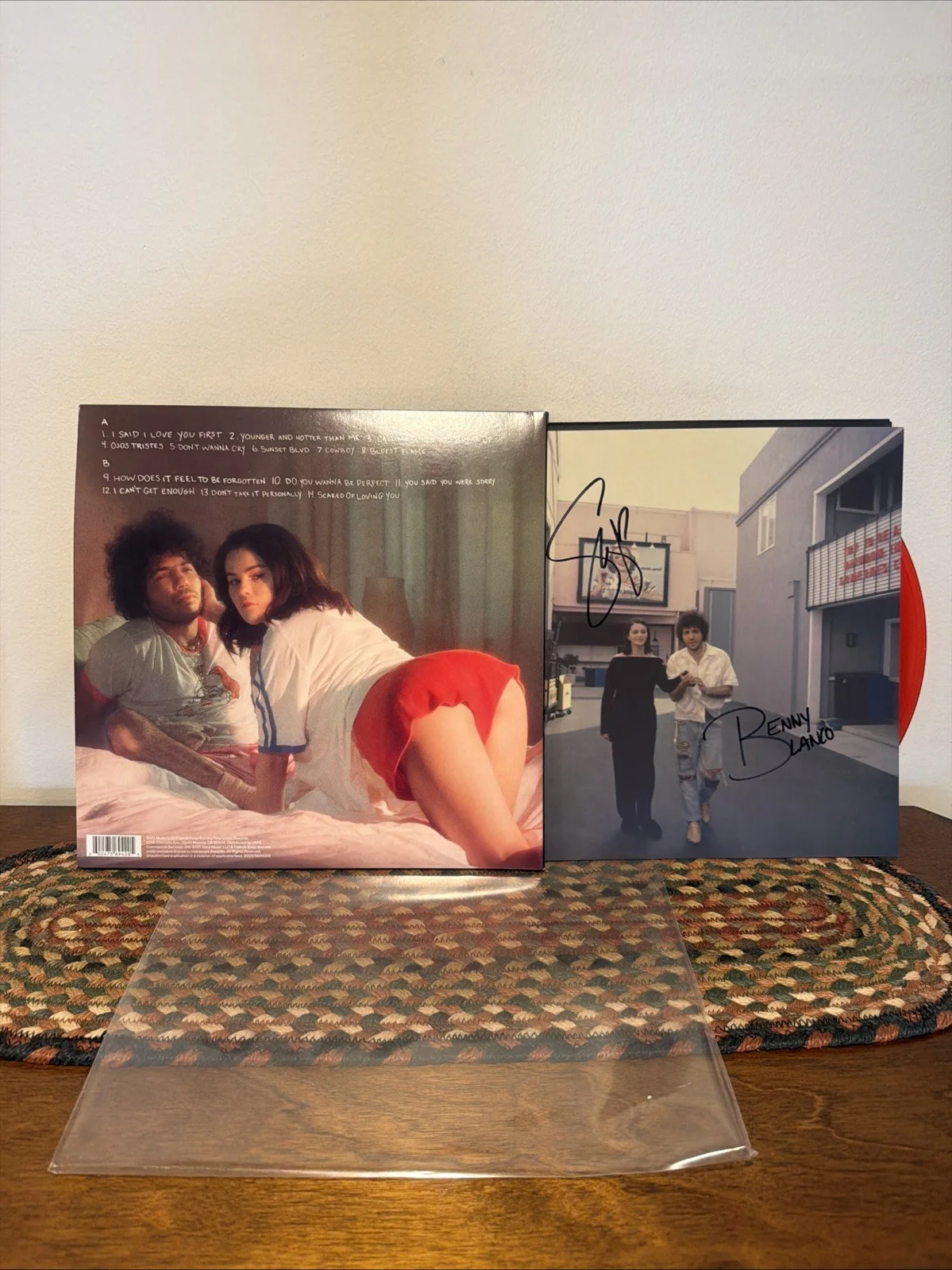 SELENA GOMEZ Benny Blanco Autographed Photo & Red Vinyl ACOA COA #SD86355, image 3