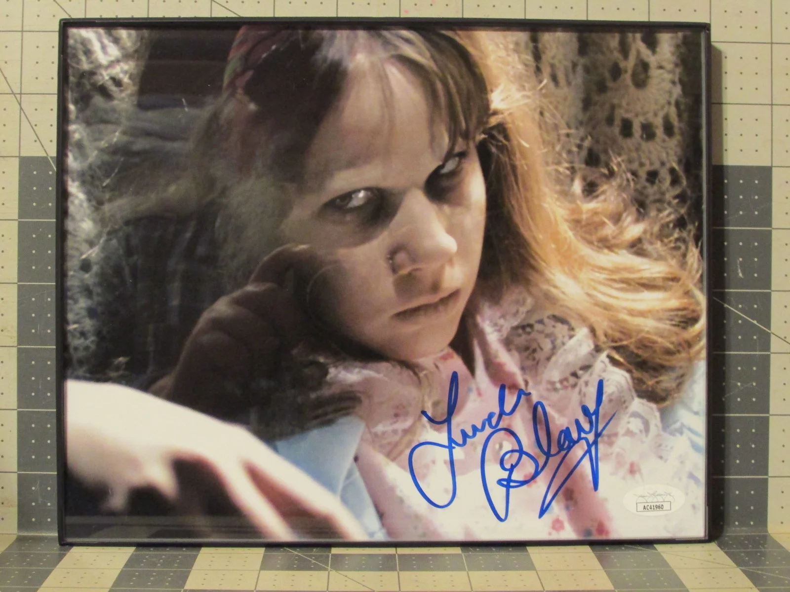 Linda Blair — Linda Blair Signed 8x10 Exorcist Autograph Photo, COA from JSA, FREE Ship / 48, image 2