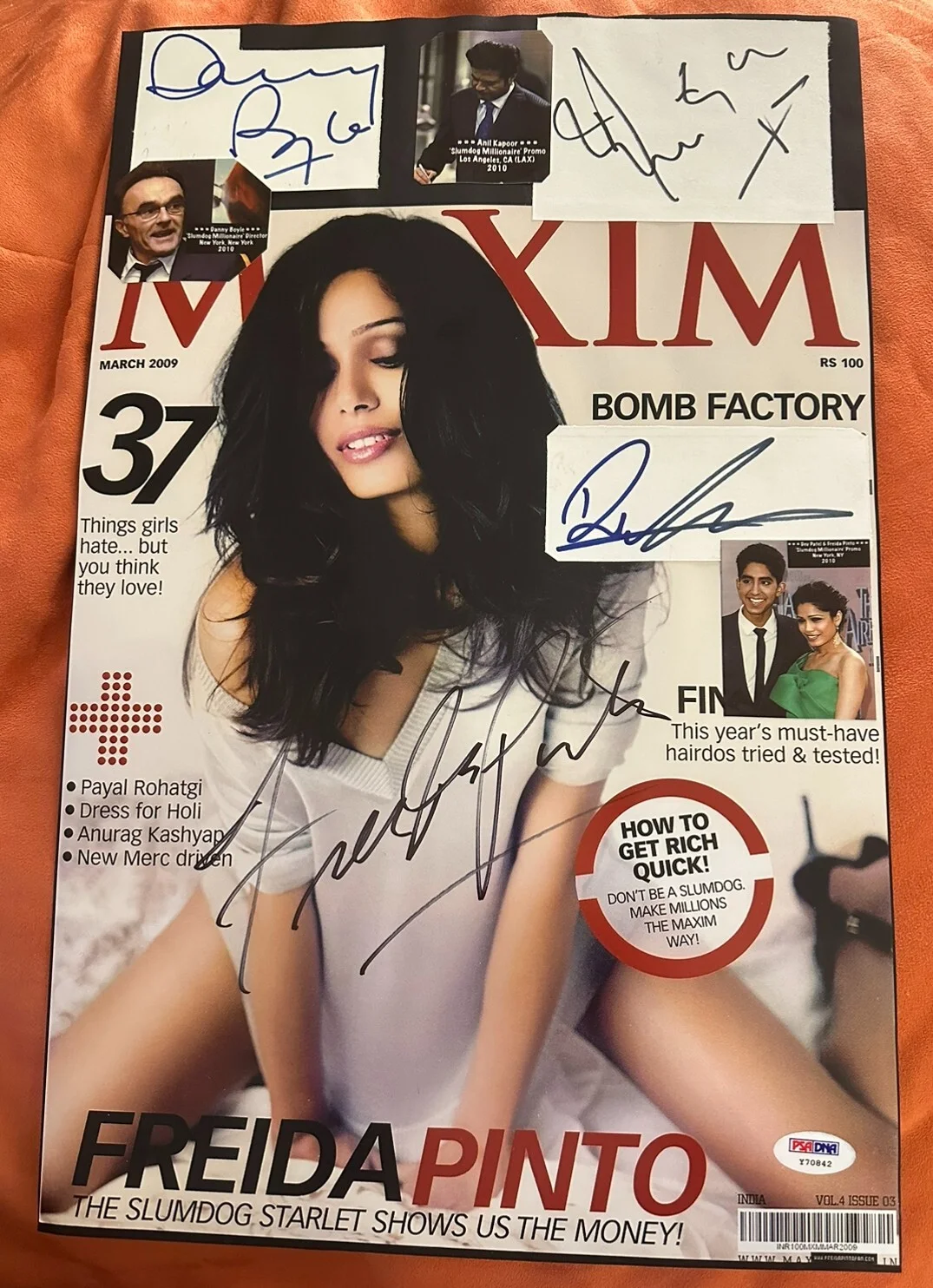 Freida Pinto — DEV PATEL DANNY BOYLE PINTO KAPOOR SIGNED PHOTO SLUMDOG MILLIONAIRE INDIAN MOVIE, изображение 2