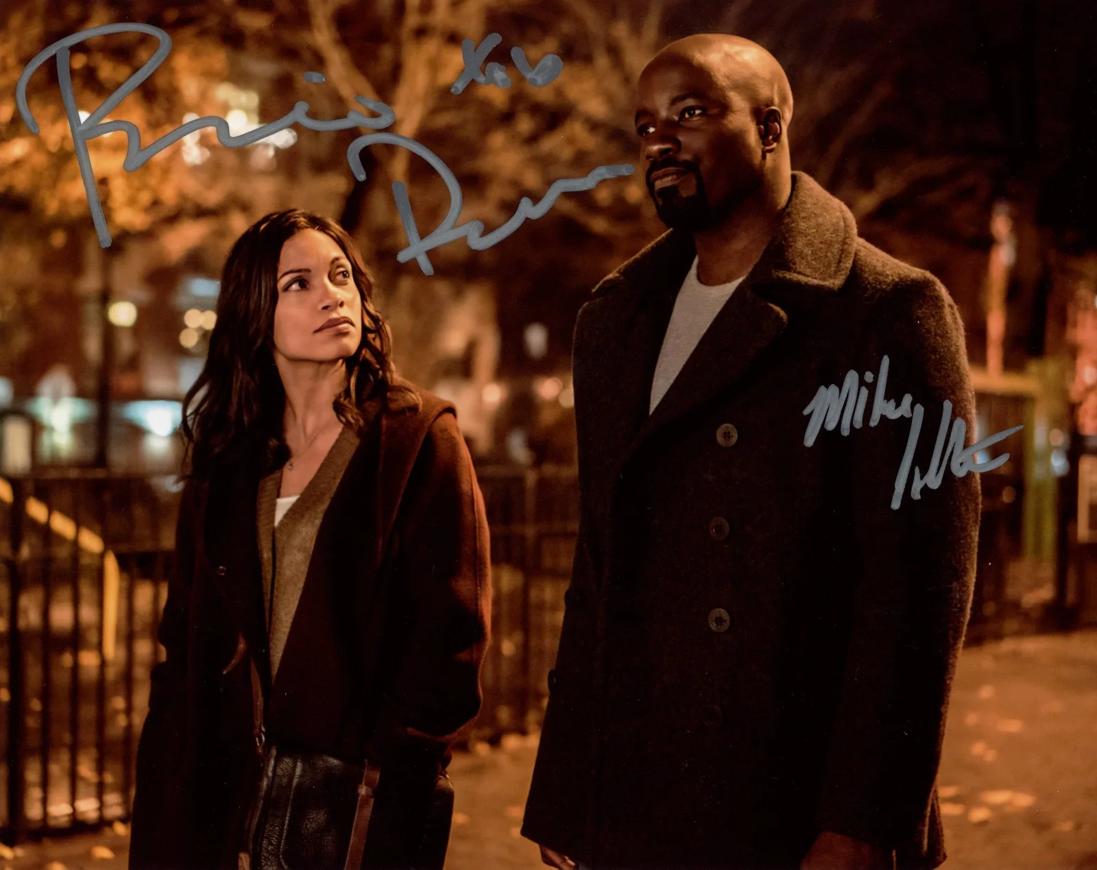 Mike Colter — Marvel's Daredevil 8x10 Photo Signed Rosario Dawson, Mike Colter JSA Autograph