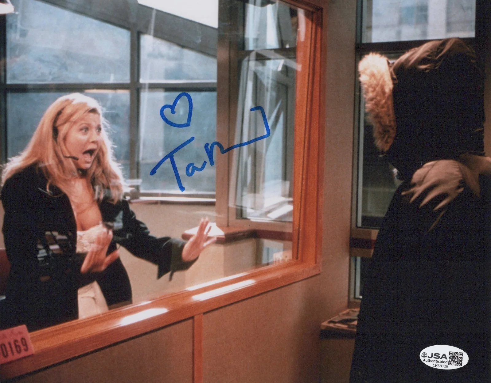 Tara Reid — Urban Legend 8x10 photo of Sasha signed by Tara Reid JSA COA
