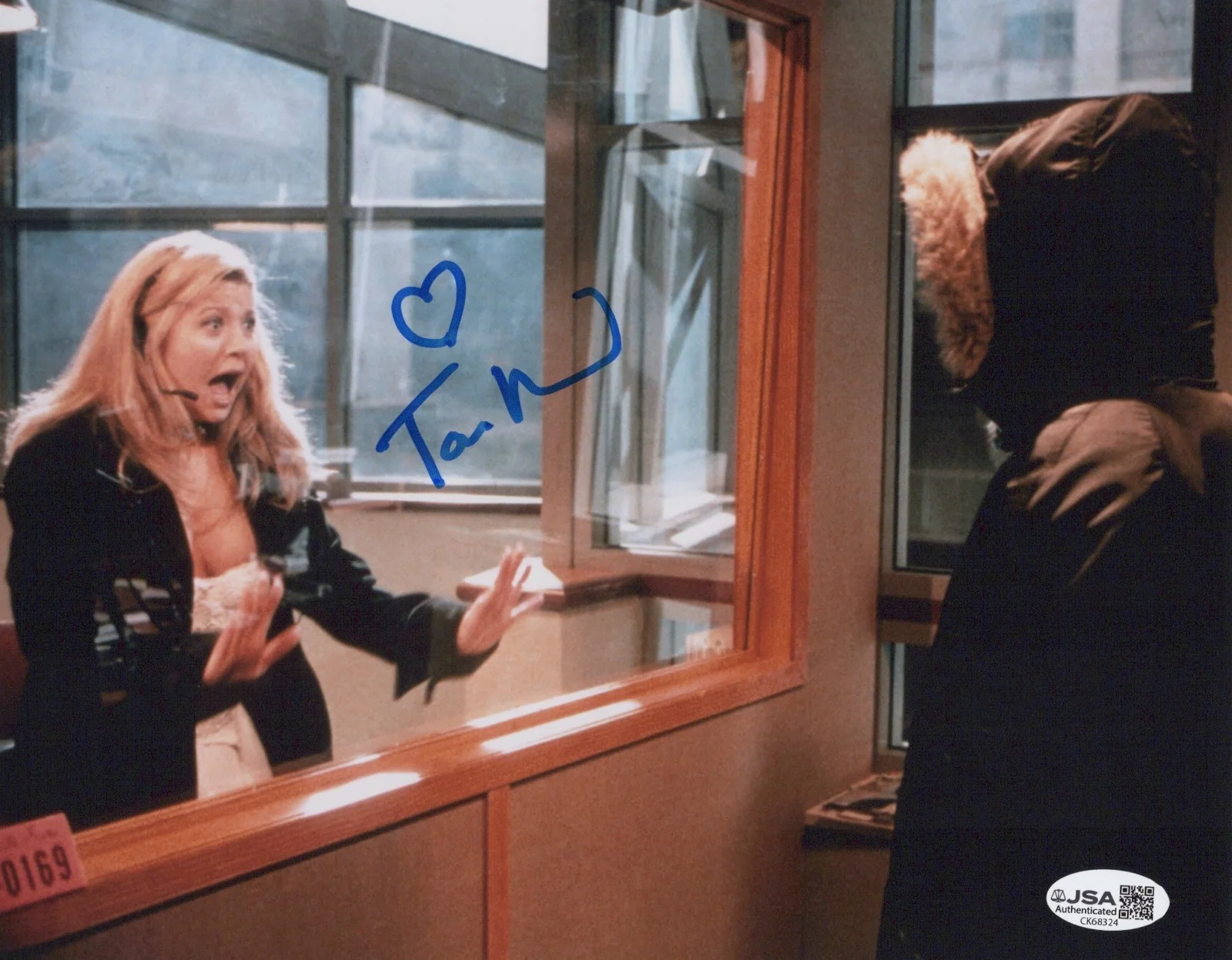 Tara Reid — Urban Legend 8x10 photo of Sasha signed by Tara Reid JSA COA