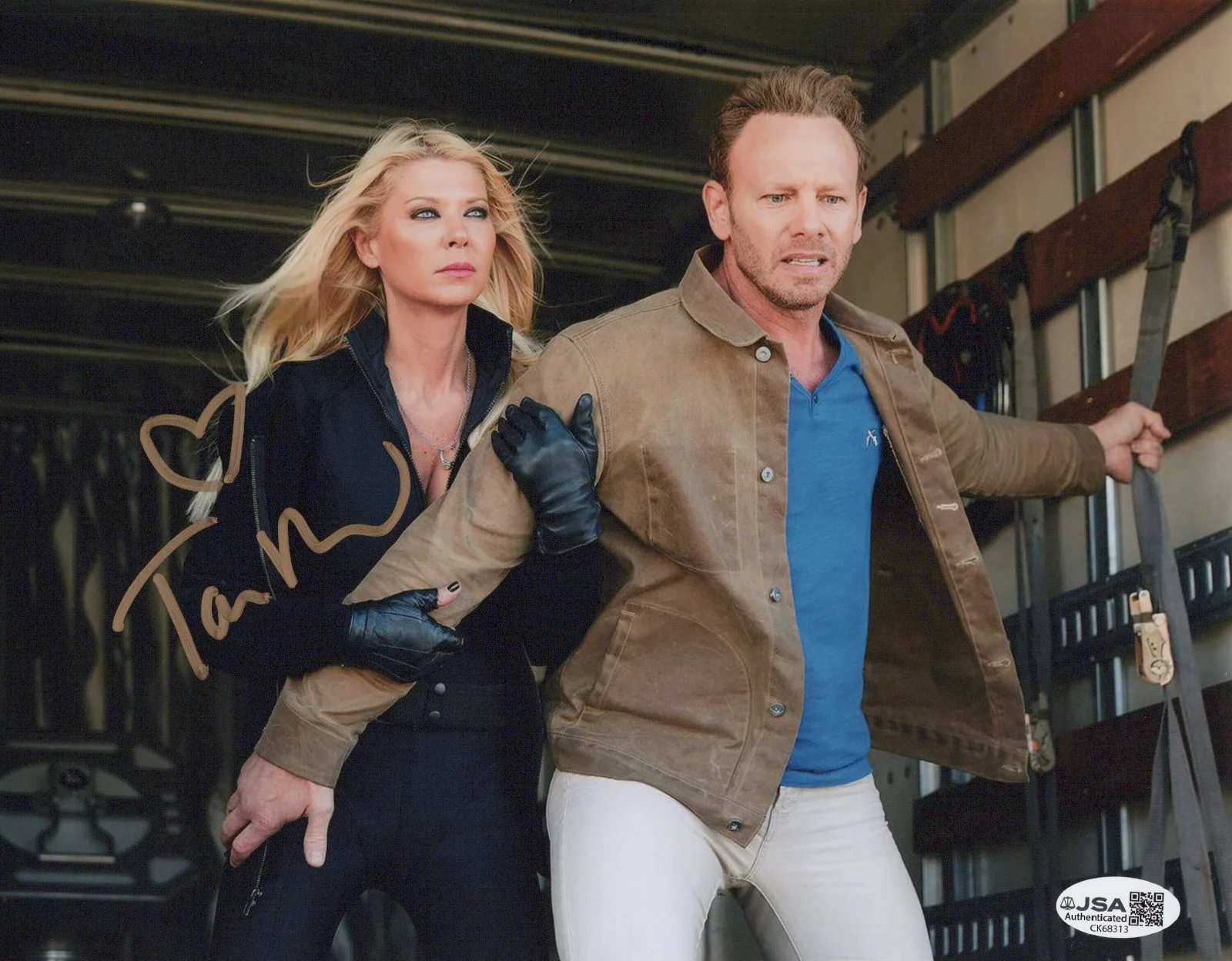 Tara Reid — Sharknado 8x10 photo of April signed by Tara Reid JSA COA