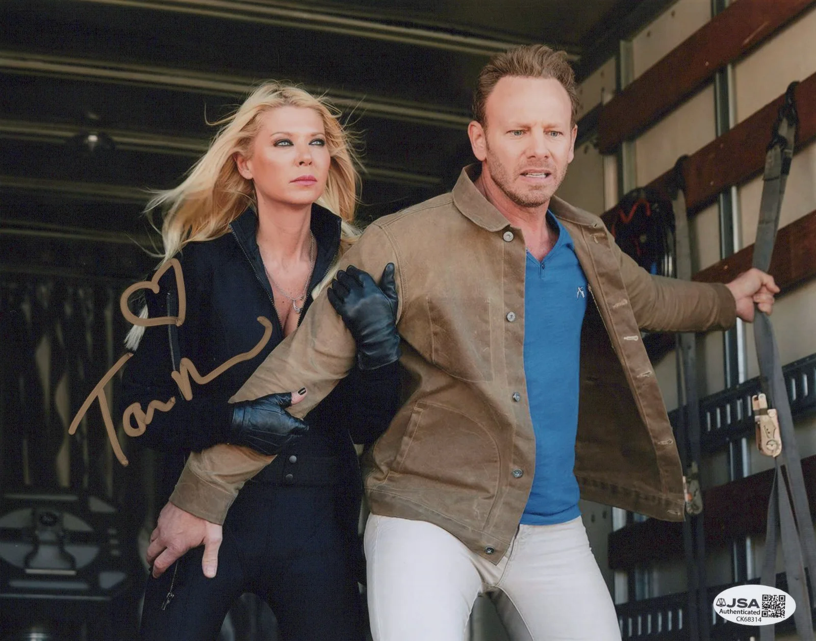 Tara Reid — Sharknado 8x10 photo of April signed by Tara Reid JSA COA