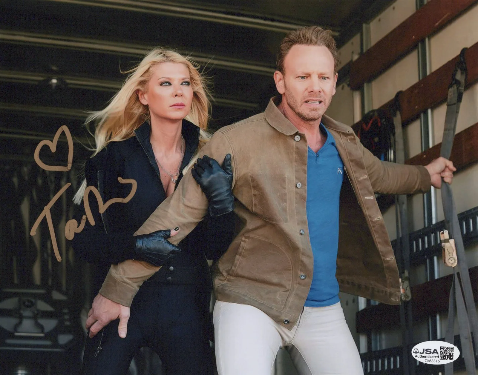 Tara Reid — Sharknado 8x10 photo of April signed by Tara Reid JSA COA
