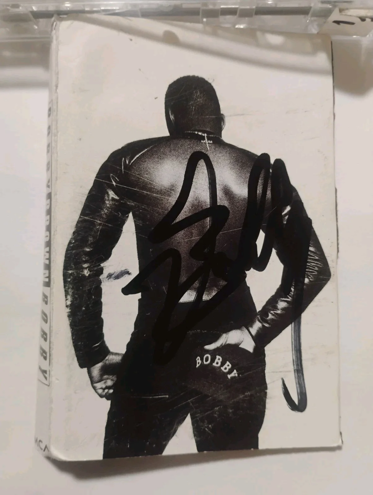 BOBBY BROWN HIP HOP ICON STAR SIGNED VINTAGE ORIGINAL BOBBY CASSETTE TAPE RARE, изображение 2