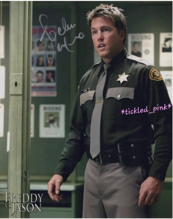 Lochlyn Munro — Lochlyn Munro- from Lucifer & Scary movie signed 8x10 Photo Freddy vs Jason wCOA