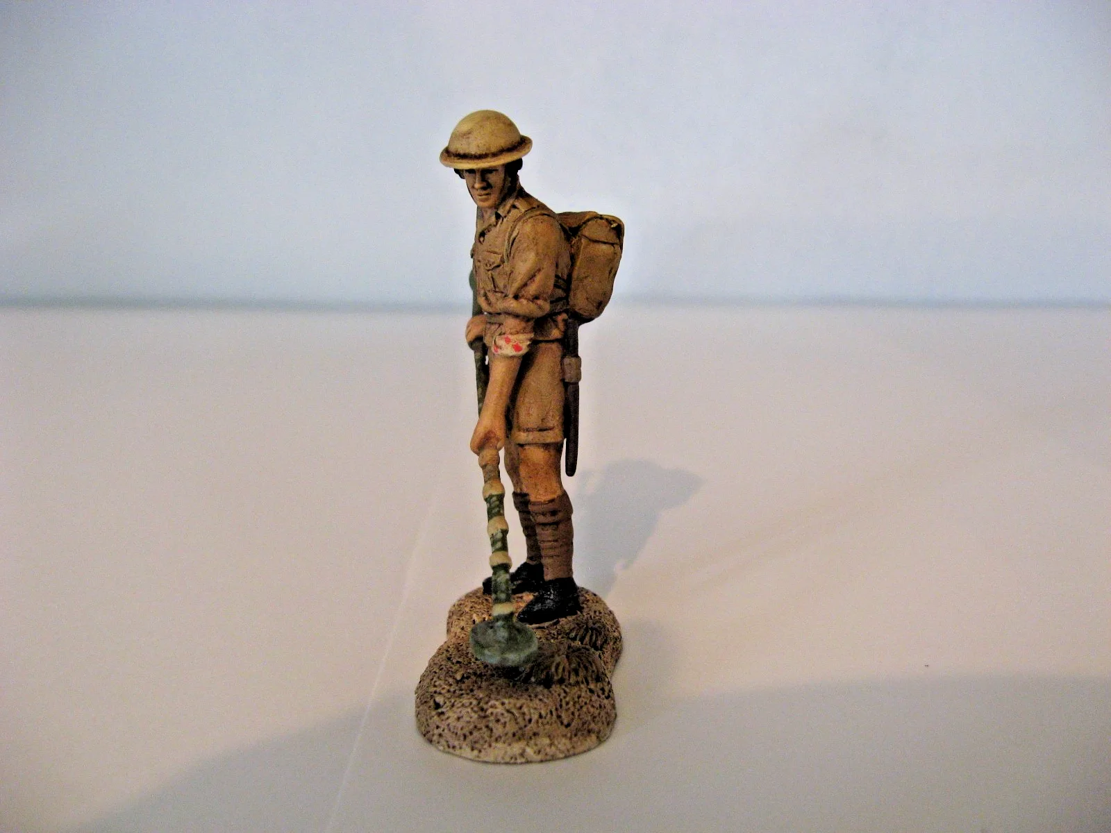 Forward March 1:32 Scale Battle Of El Alamein British Soldier W/ Mine Detector, image 4
