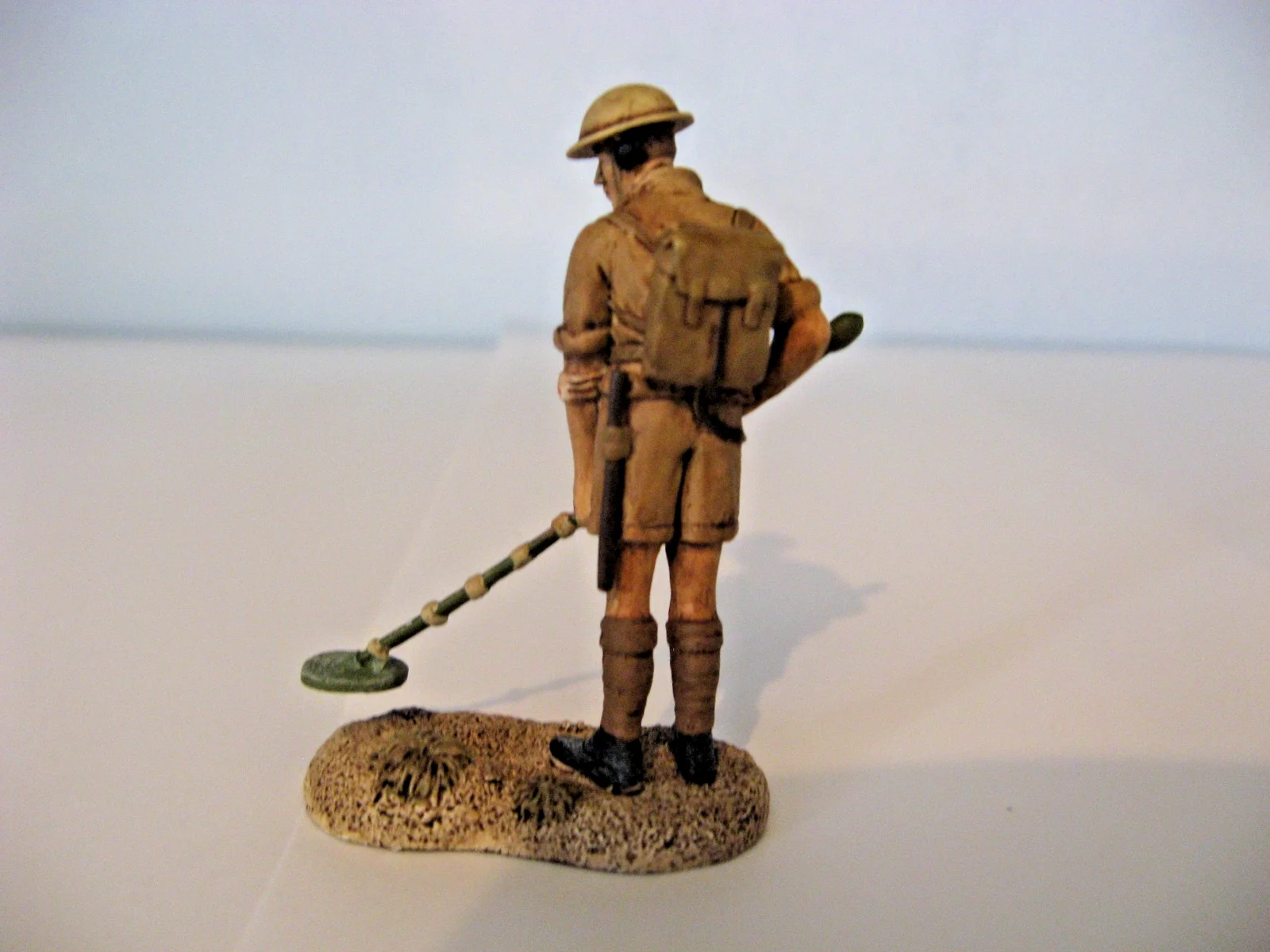 Forward March 1:32 Scale Battle Of El Alamein British Soldier W/ Mine Detector, image 5