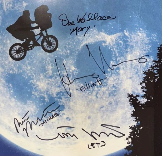 Henry Thomas — ET Cast (4) Signed Framed 24x36 ET Poster Henry Thomas De Merritt & More JSA, изображение 2