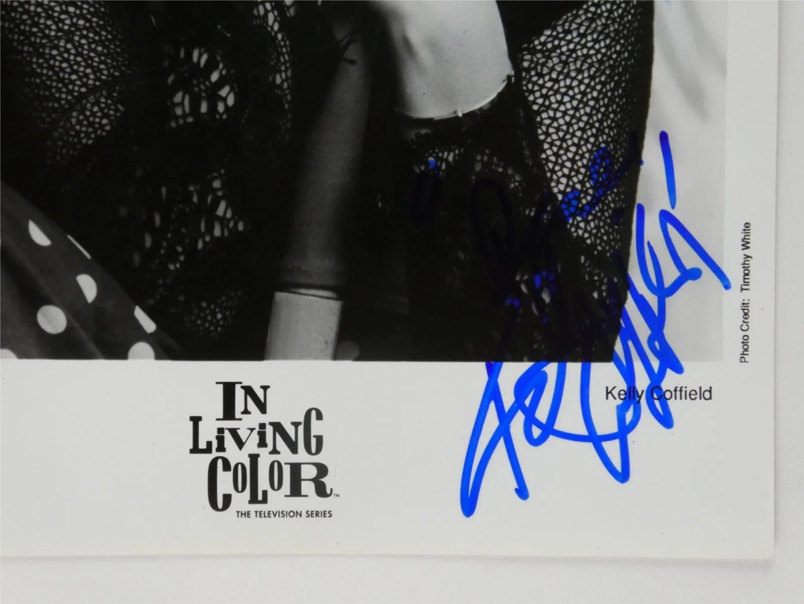 Kelly Coffield — Kelly Coffield Signed B&W 8x10 Promo Photo In Living Color Autographed, изображение 2