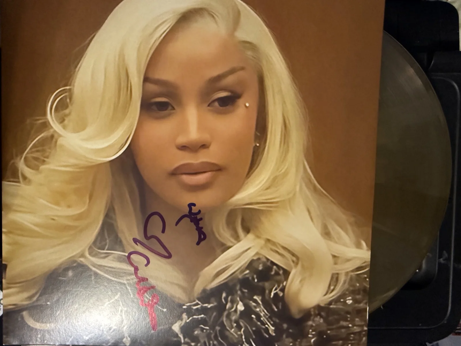 Cardi B signed Am I The Drama Court Room edition 12" lp album COLOR VINYL, изображение 5