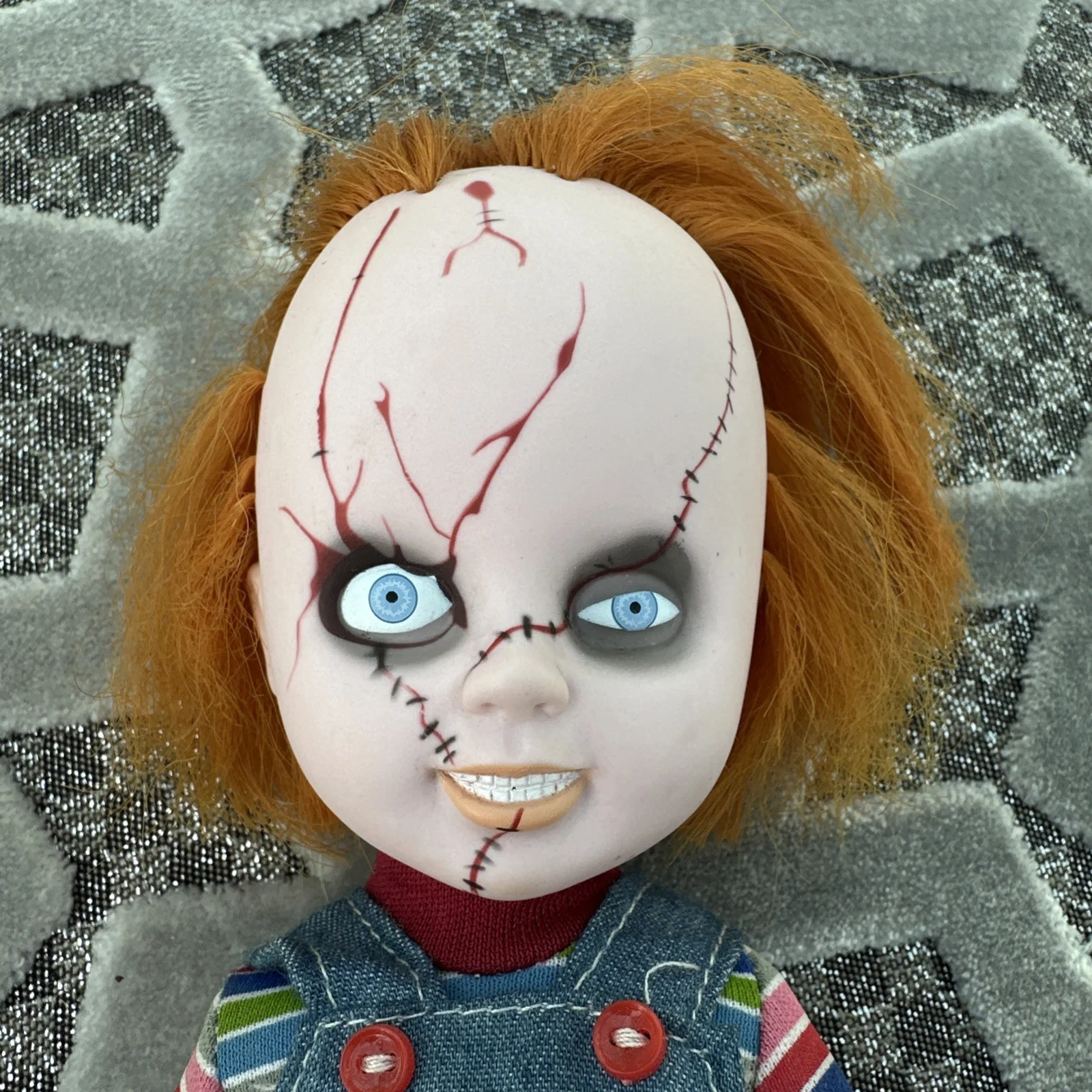 Bride of Chucky Living Dead Doll Mezco Used But OK Condition, изображение 3