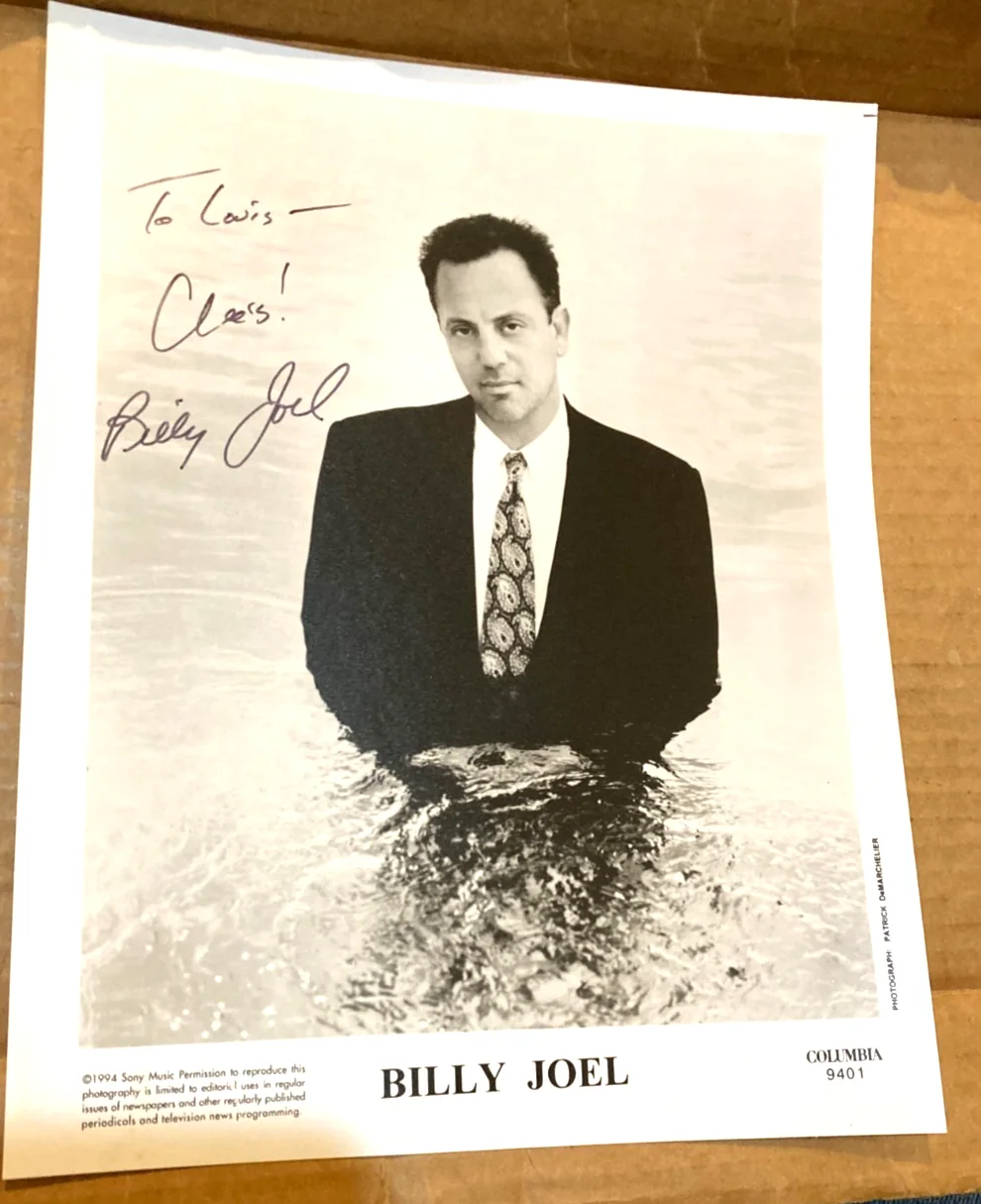 BILLY JOEL — BILLY JOEL VINTAGE AUTO SIGNED PHOTO B&W 8x10/CERT.