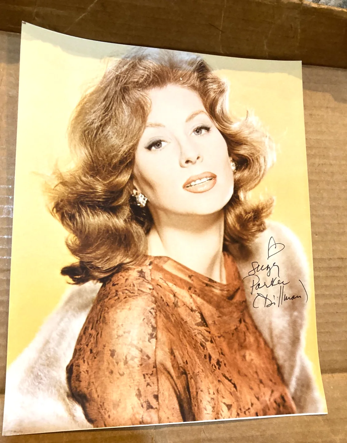 SUZY PARKER — SUZY PARKER SIGNED AUTO 8X10 B&W PHOTO /CERT.