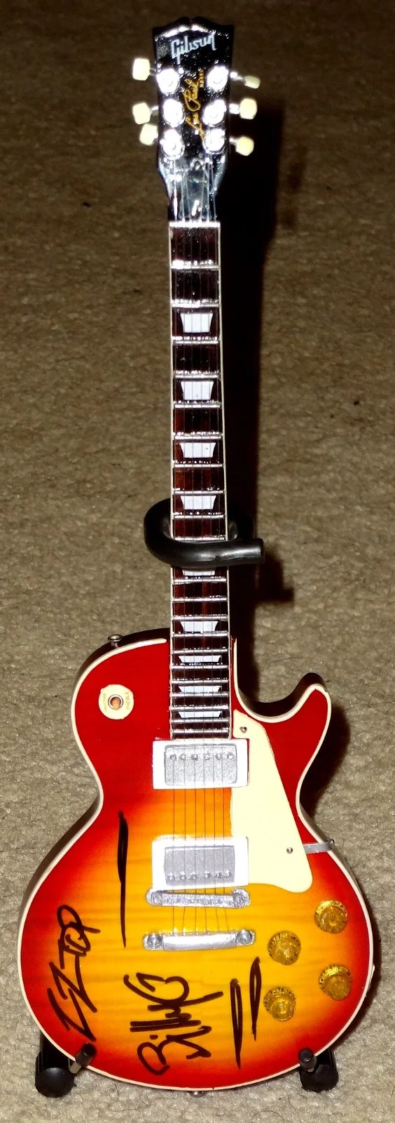 ZZ TOP BILLY GIBBONS HAND SIGNED AUTOGRAPHED GIBSON MINI GUITAR RARE EXACT PROOF, изображение 2