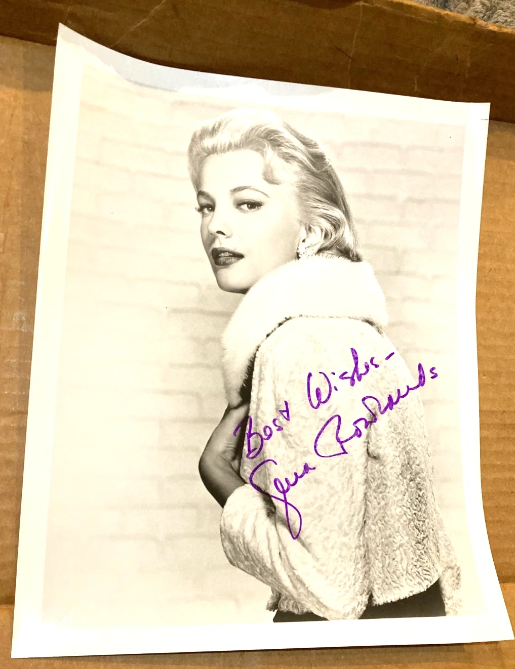 GENA ROWLANDS — GENA ROWLANDS SIGNED AUTOGRAPH 8X10 BLACK & WHITE PHOTO /CERTIFICATE