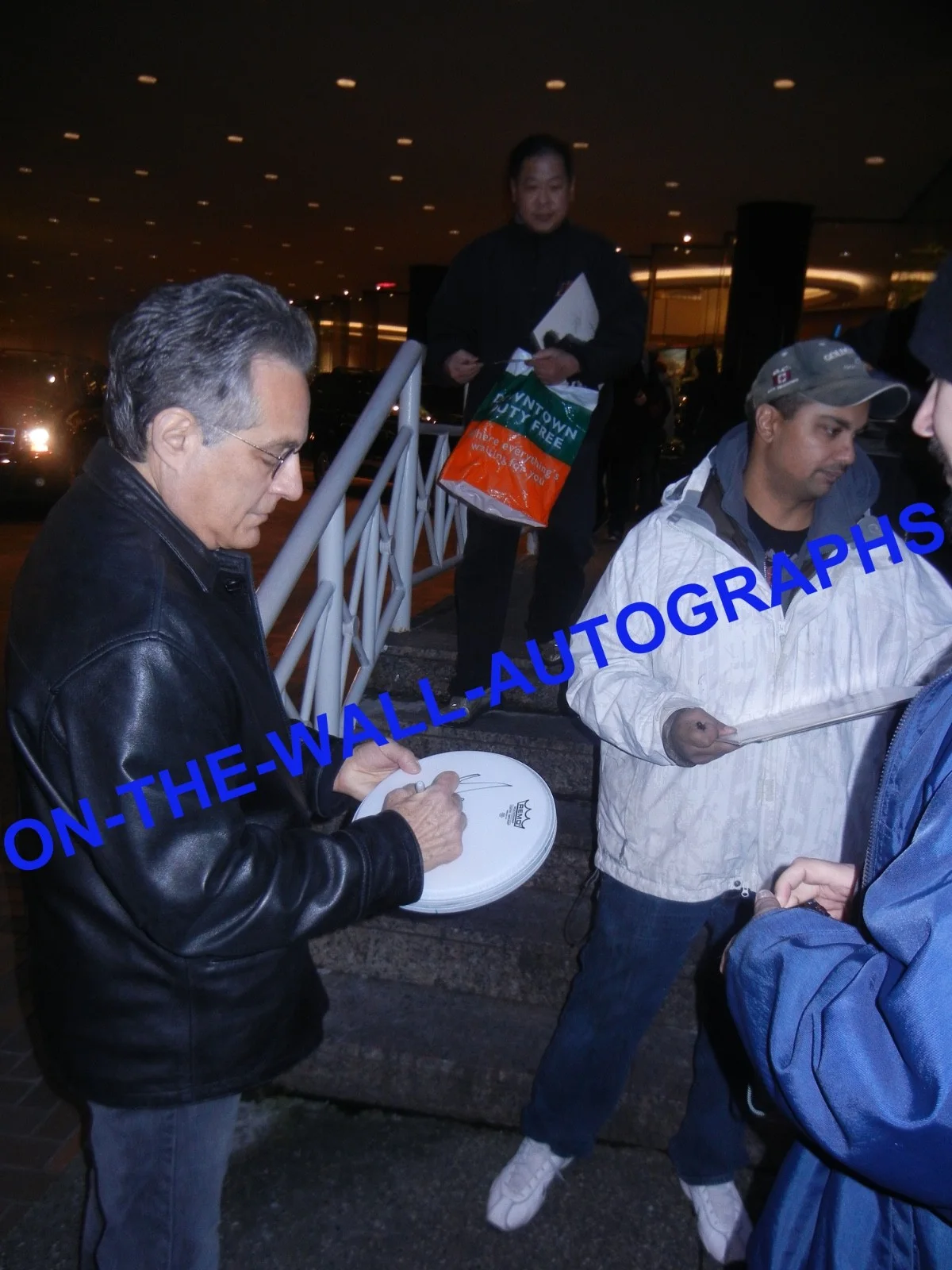 BRUCE SPRINGSTEEN E STREET BAND MAX WEINBERG HAND SIGNED DRUMSTICK! PROOF + COA!, image 3