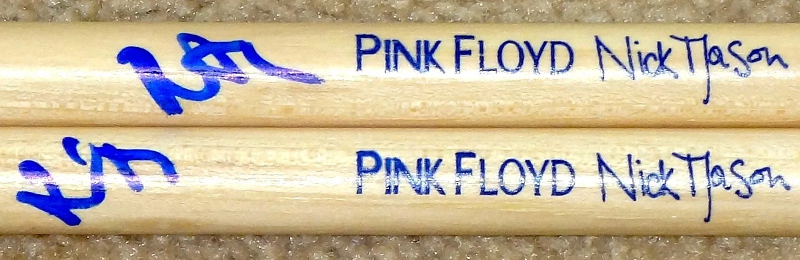 PINK FLOYD NICK MASON HAND SIGNED AUTOGRAPHED SIGNATURE DRUMSTICKS! W/PROOF+COA!, изображение 2