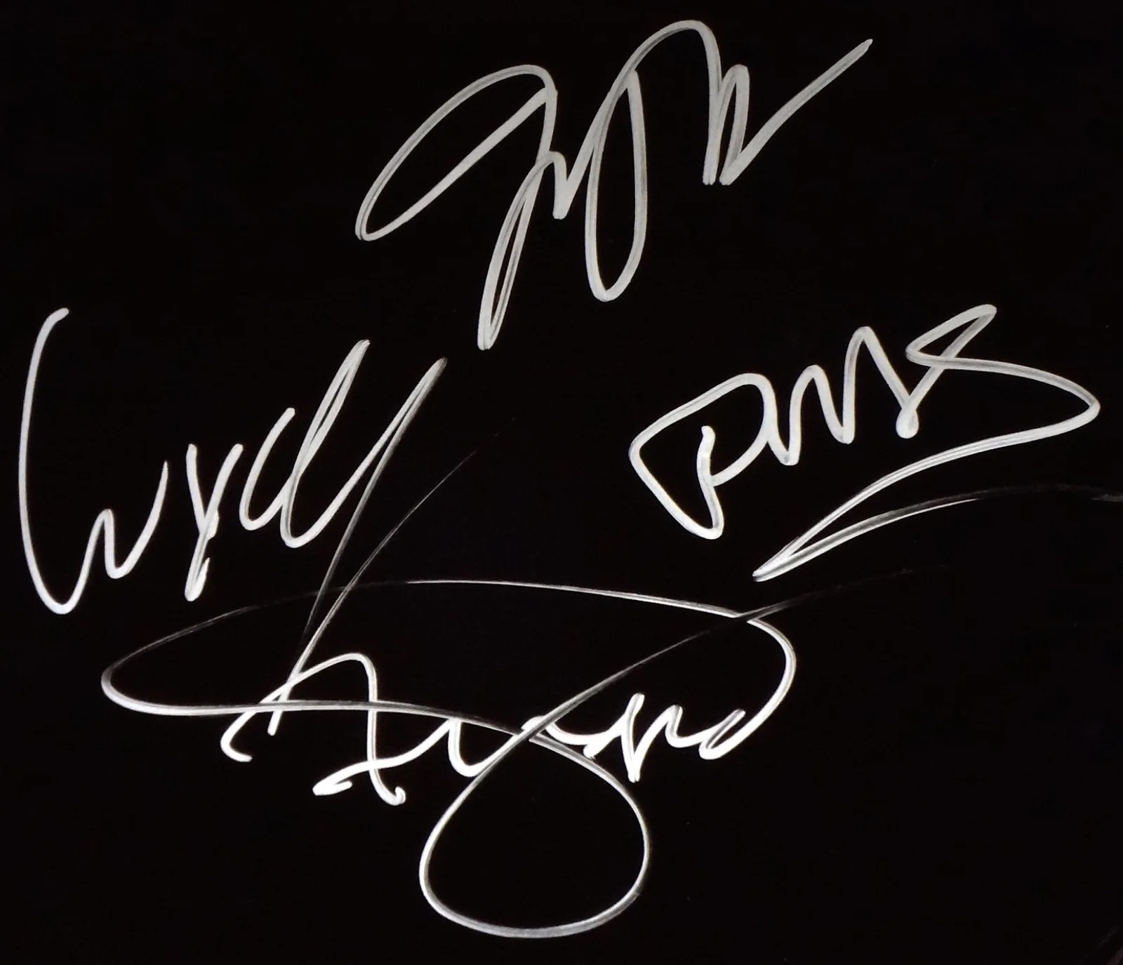 FUGEES GROUP HAND SIGNED AUTOGRAPHED DRUMHEAD BY ALL 3! RARE WITH PROOF +C.O.A., изображение 2