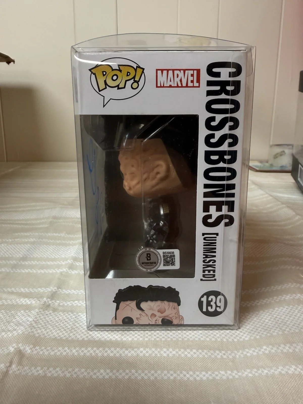 Frank Grillo — FRANK GRILLO SIGNED CROSSBONES UNMASKED FUNKO POP BARNES & NOBLE MCU BECKETT, изображение 2