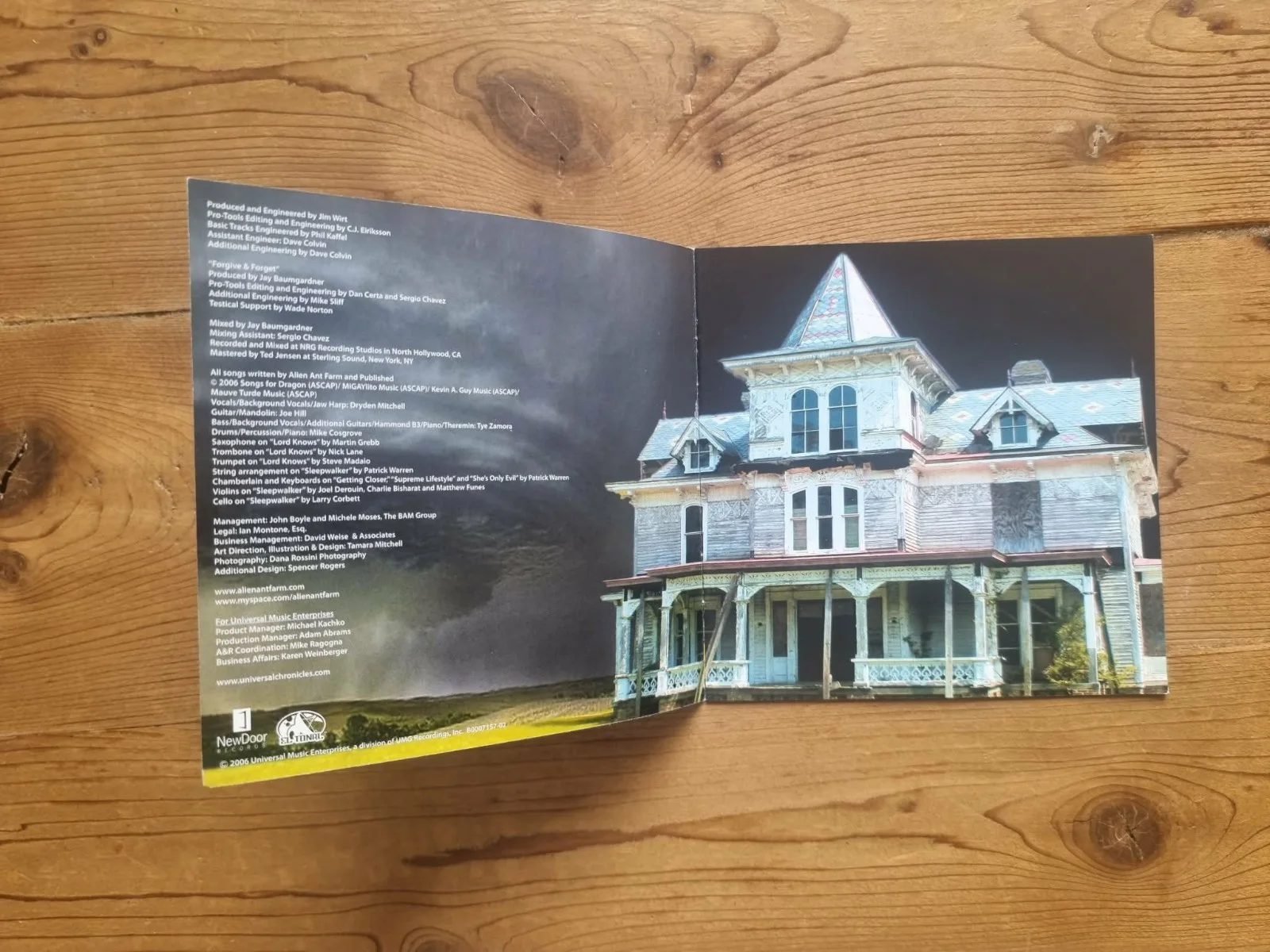 Alien Ant Farm - 'Up in the Attic' SIGNED CD BOOKLET! [2006], image 2