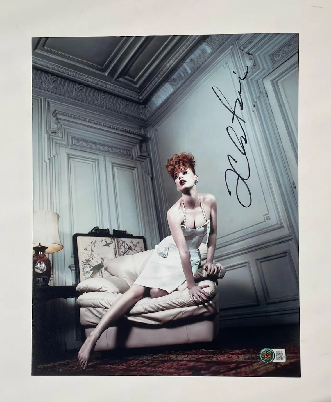 Jessica Chastain — Jessica Chastain Hand Signed 11x14 Photo Beckett Authentic Autograph Actress