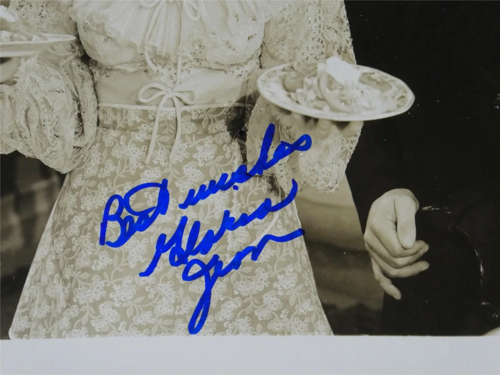 Gloria Jean — Gloria Jean Signed B&W 8x10 Promo Photo I'll Remember April Autographed, image 2