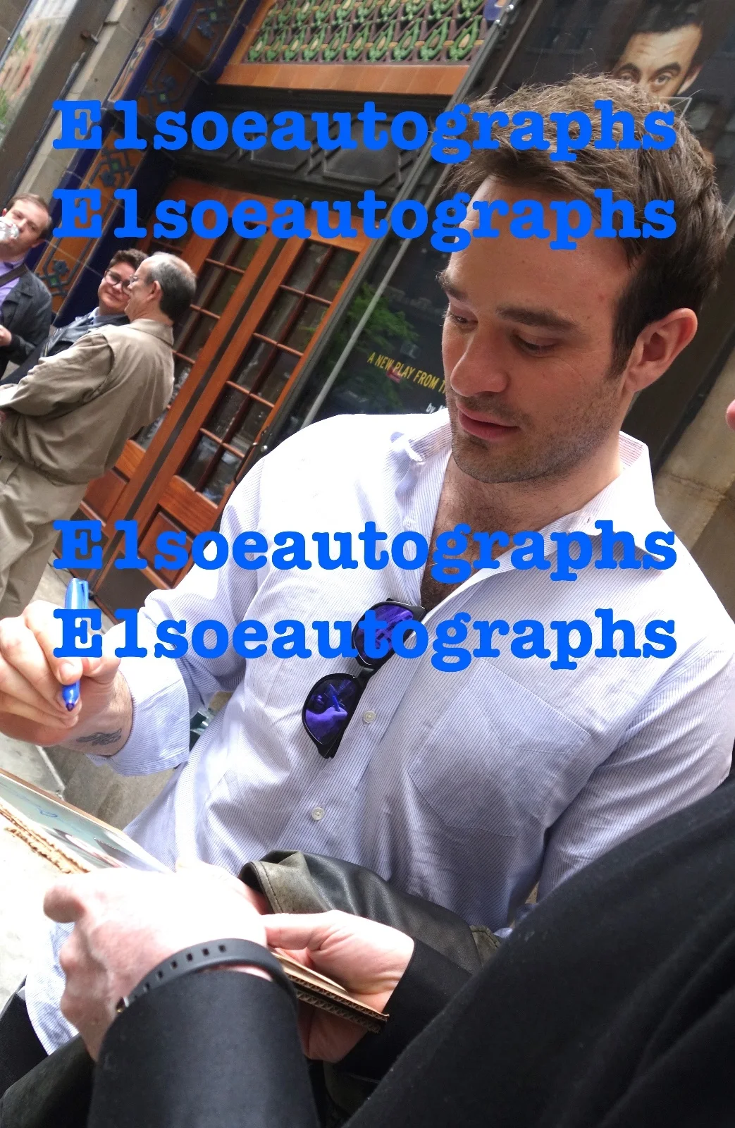 charlie cox — Charlie Cox, Heather Lind, Geneva Carr & Morgan signed Incognito 8x10 photo, изображение 5