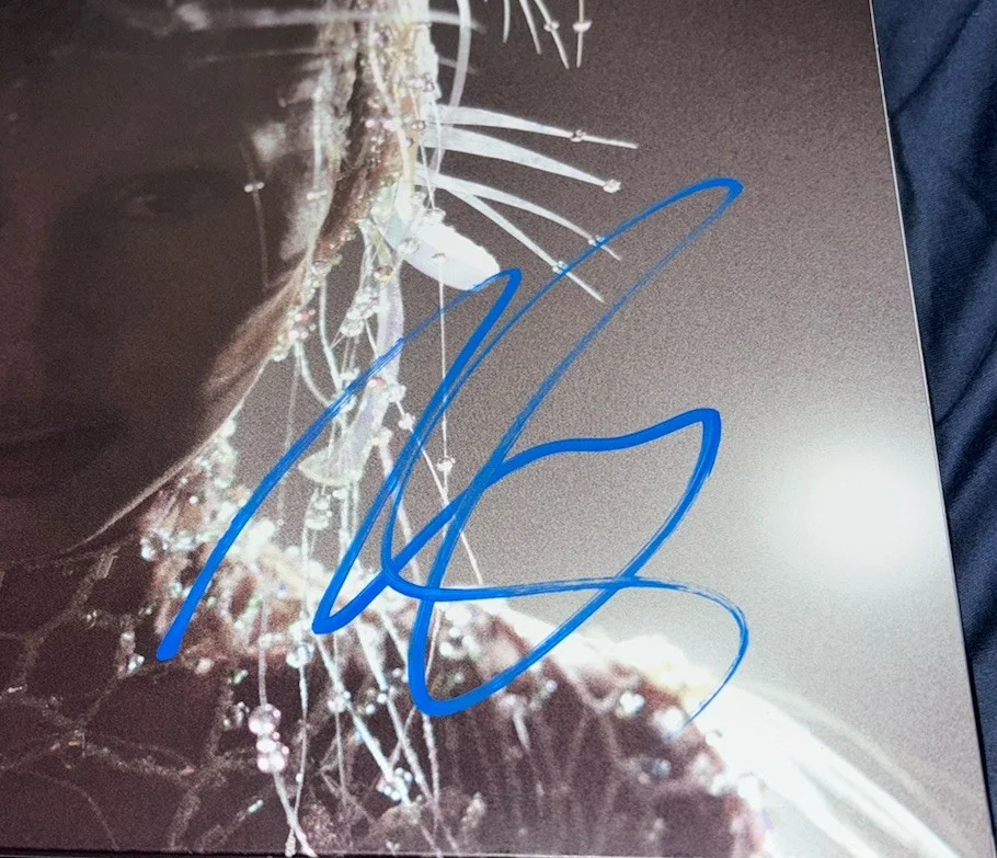 Miley Cyrus Signed Vinyl Album Something Beautiful With Proof, image 2