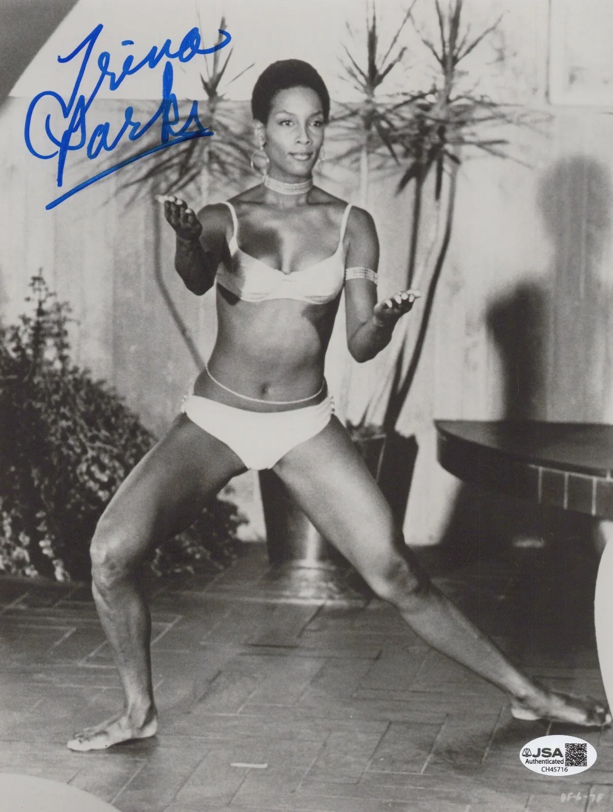 Trina Parks — TRINA PARKS Signed DIAMONDS ARE FOREVER 8x10 Photo BOND 007 Autograph JSA COA