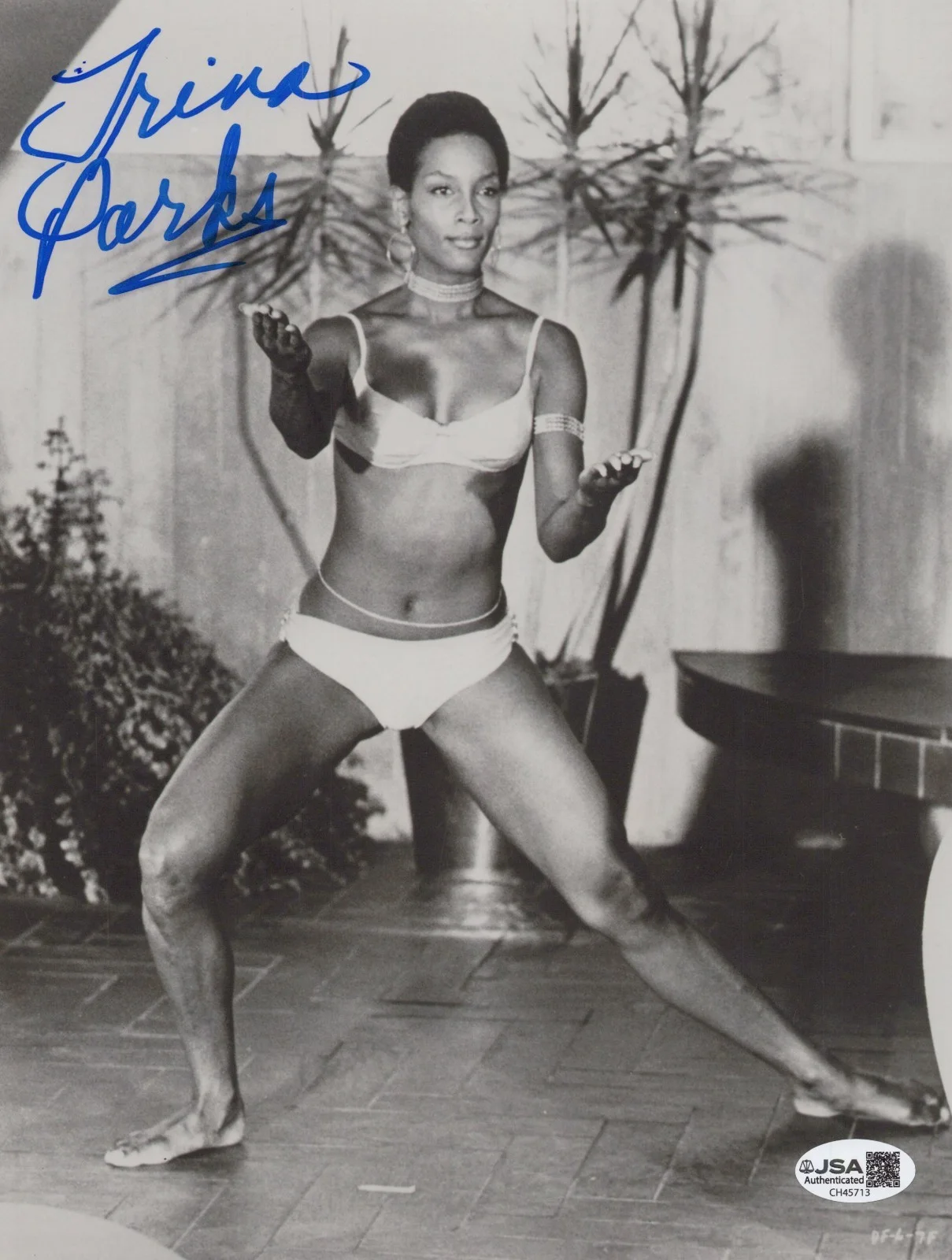 Trina Parks — TRINA PARKS Signed DIAMONDS ARE FOREVER 8x10 Photo BOND 007 Autograph JSA COA