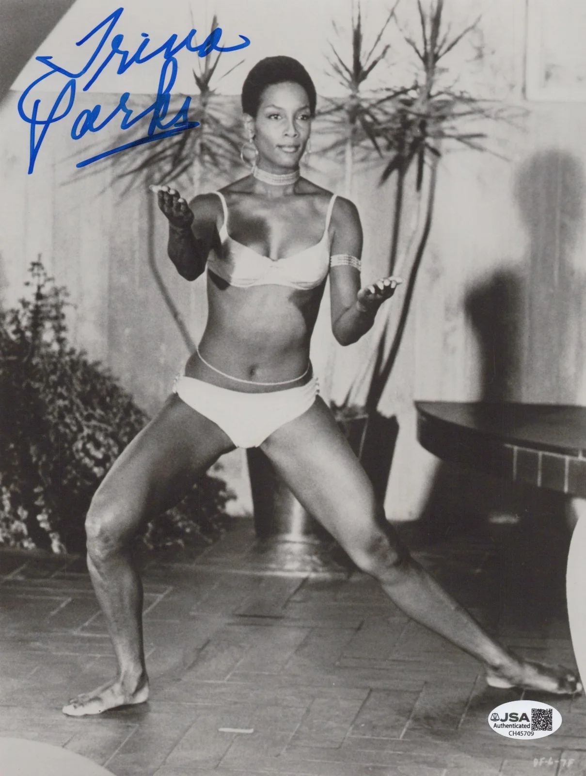 Trina Parks — TRINA PARKS Signed DIAMONDS ARE FOREVER 8x10 Photo BOND 007 Autograph JSA COA