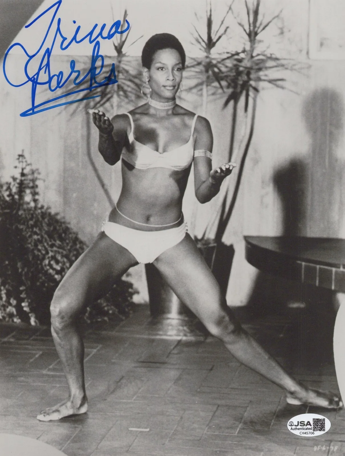 Trina Parks — TRINA PARKS Signed DIAMONDS ARE FOREVER 8x10 Photo BOND 007 Autograph JSA COA
