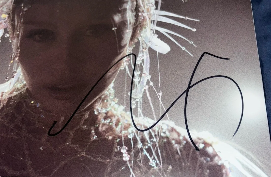 Miley Cyrus Signed Vinyl Album Something Beautiful With Proof, image 2