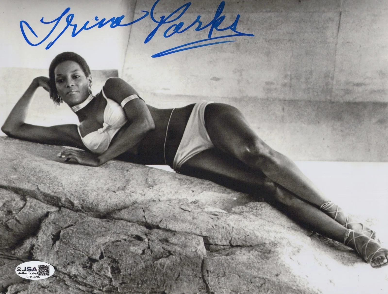 Trina Parks — TRINA PARKS Signed DIAMONDS ARE FOREVER 8x10 Photo BOND 007 Autograph JSA COA