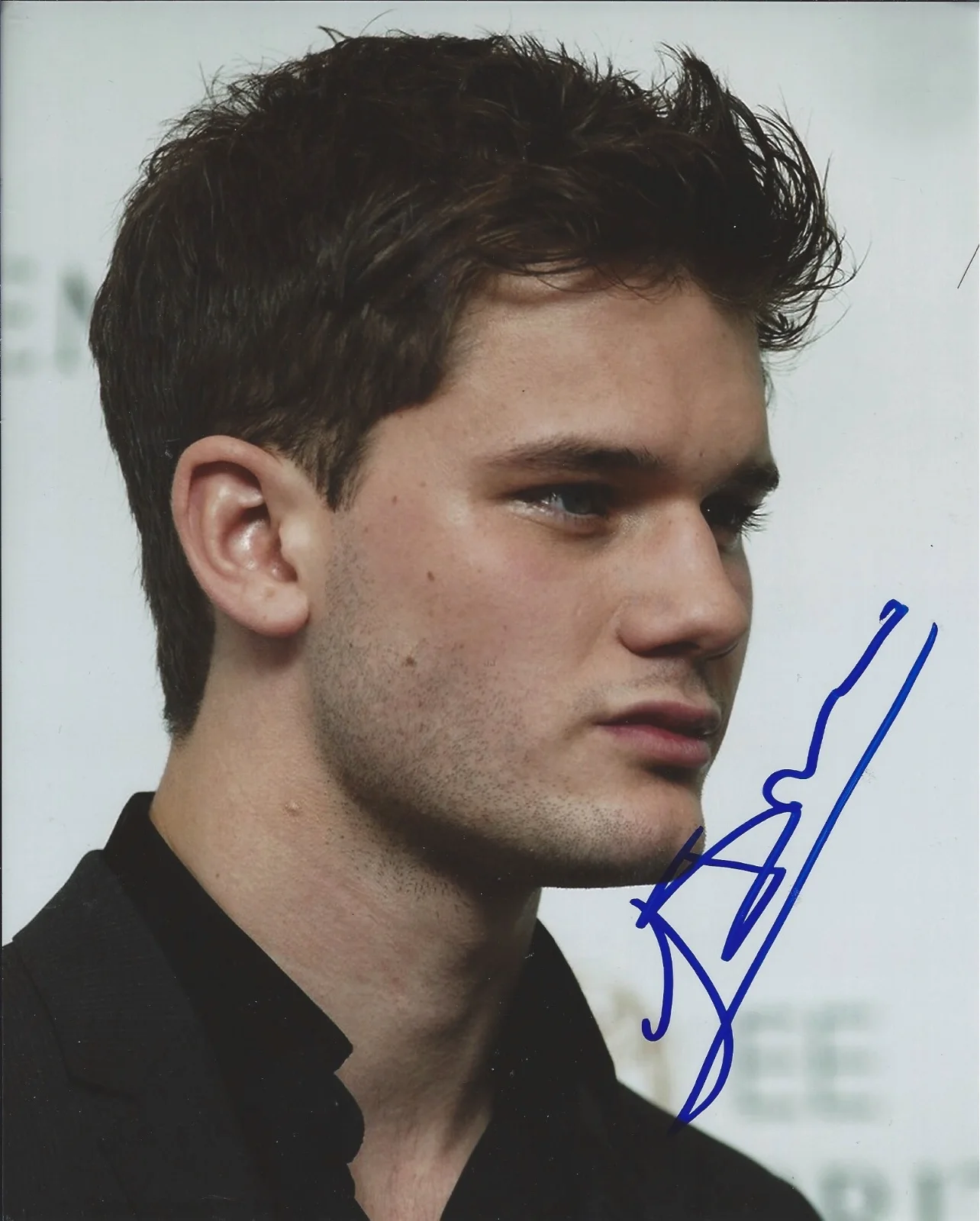 jeremy irvine — Jeremy Irvine signed 8x10 Photo in person - War Horse, Stonewall
